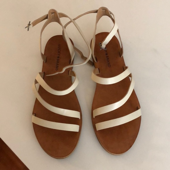 BRAND NEW Lucky Brand Sandals - Picture 3 of 6